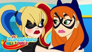 Le moniteur antisurveillant  DC Super Hero Girls en Français [upl. by Ayoral]